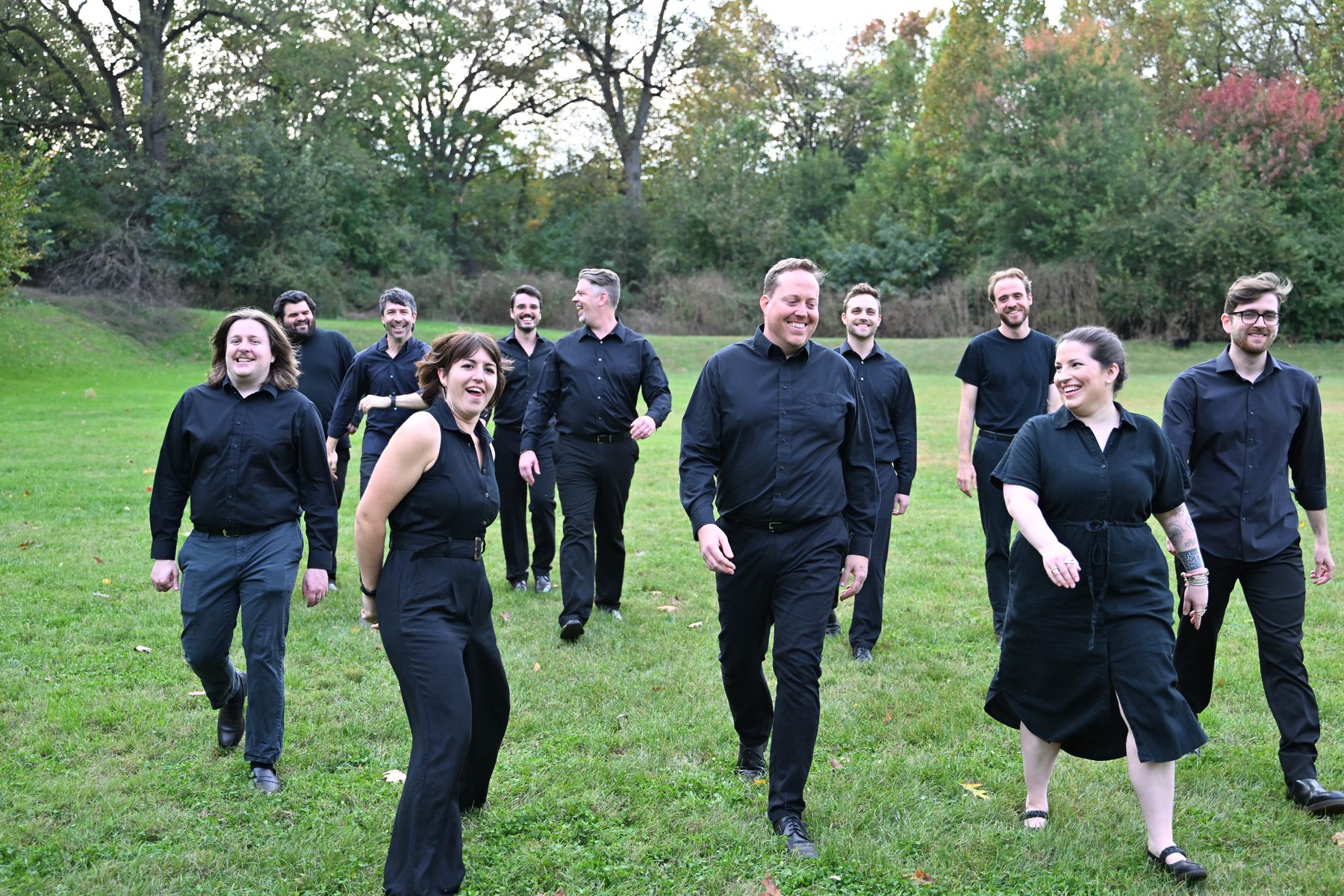 VII - i ensemble walks together outdoors
